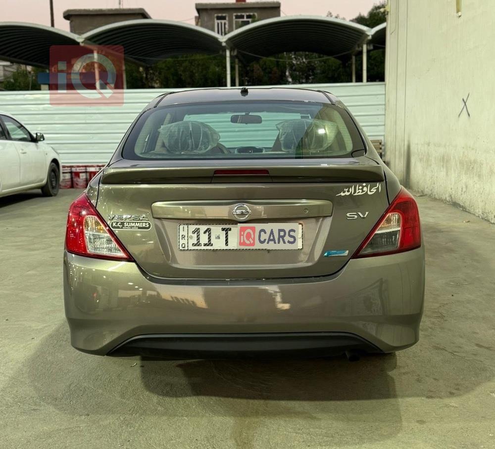 نیسان ڤێرسا